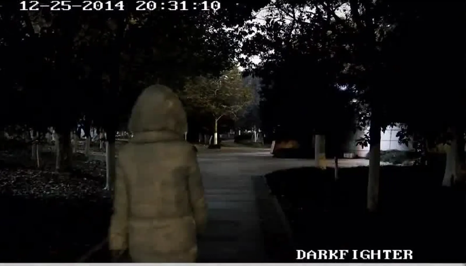 DarkFighter: სუსტ განათებაში
